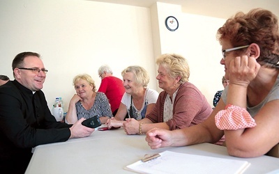 	– Misją parafii jest bez wątpienia także zatroszczenie się o codzienność seniorów – mówi ks. Jacek Olszak.