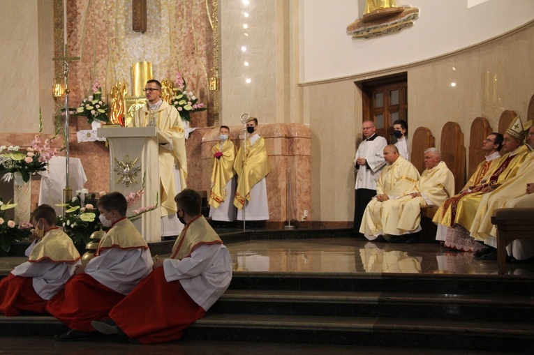 Dąbrowa Tarnowska. Posłanie misyjne ks. Pawła Dąbrowy