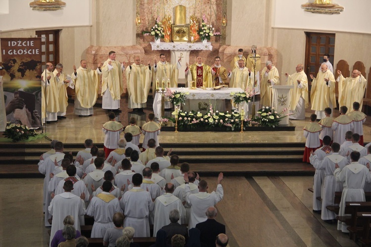 Dąbrowa Tarnowska. Posłanie misyjne ks. Pawła Dąbrowy