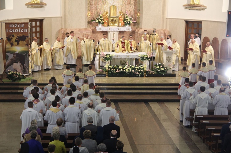 Dąbrowa Tarnowska. Posłanie misyjne ks. Pawła Dąbrowy