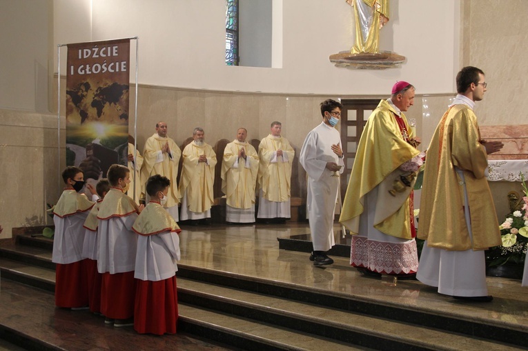 Dąbrowa Tarnowska. Posłanie misyjne ks. Pawła Dąbrowy