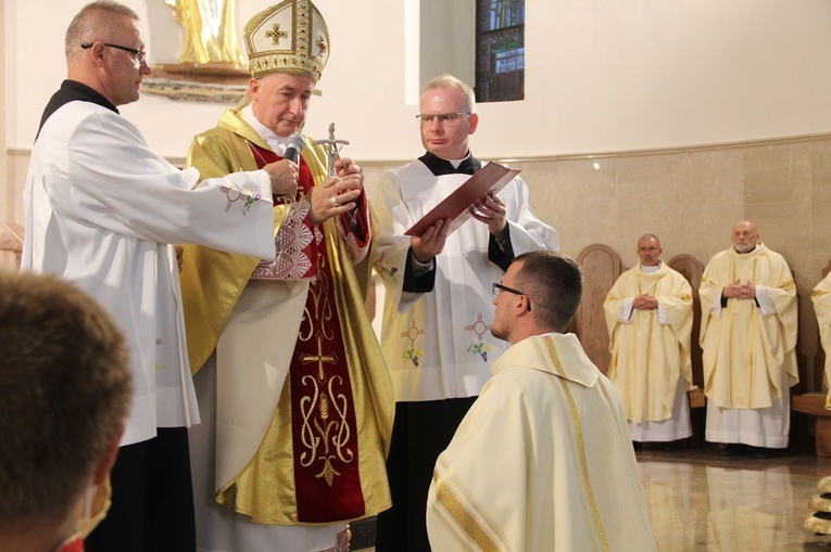 Dąbrowa Tarnowska. Posłanie misyjne ks. Pawła Dąbrowy