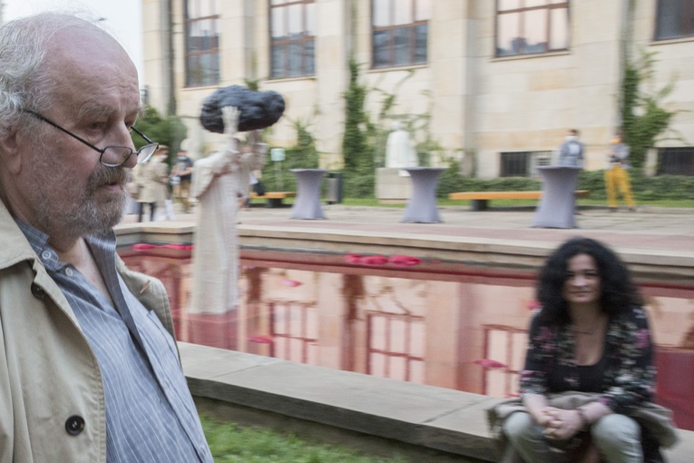 Papież jak mocarz. Z meteorytem nad głową