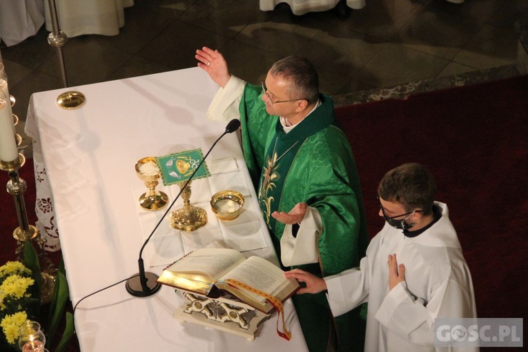 41 ministrantów w Rokitnie otrzymało błogosławieństwo do posługi lektora