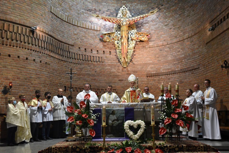 Pielgrzymka Straży Honorowej NSPJ do Biadolin