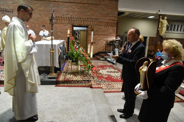 Pielgrzymka Straży Honorowej NSPJ do Biadolin