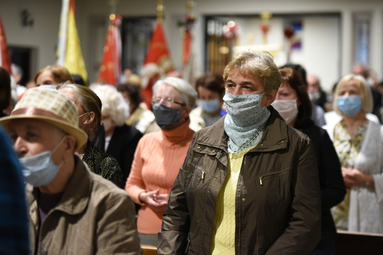 Pielgrzymka Straży Honorowej NSPJ do Biadolin