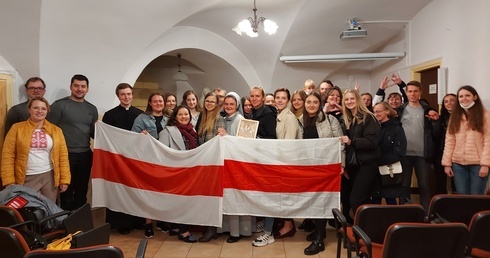Trudne wydarzenia nas łączą
