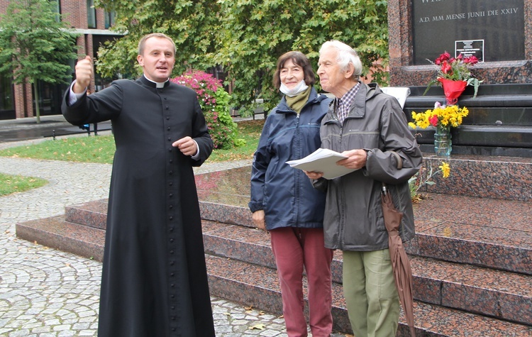 Koronka do Bożego Miłosierdzia na ulicach miast świata