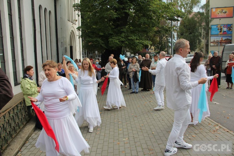 Gorzów Wlkp. Koronka na ulicach miast świata