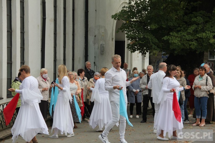 Gorzów Wlkp. Koronka na ulicach miast świata