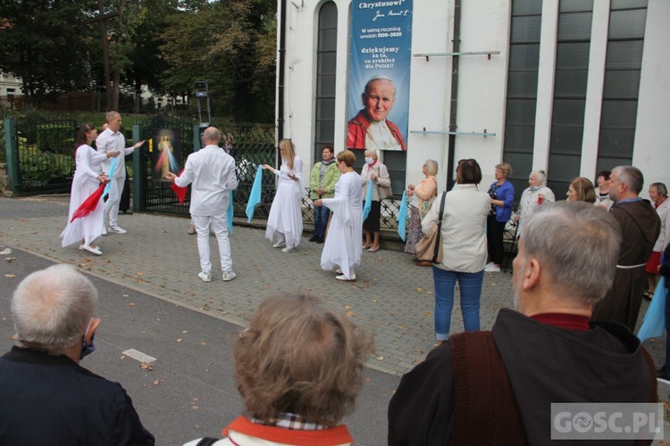 Gorzów Wlkp. Koronka na ulicach miast świata