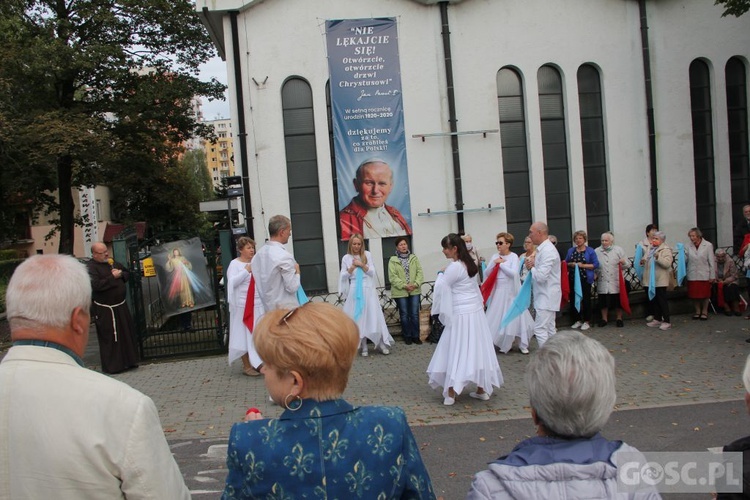 Gorzów Wlkp. Koronka na ulicach miast świata