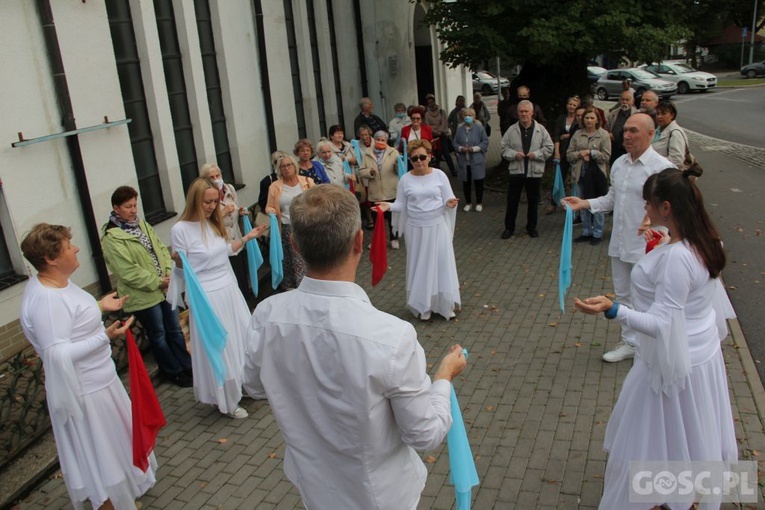 Gorzów Wlkp. Koronka na ulicach miast świata
