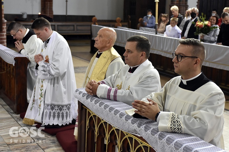 Msza św. prymicyjna o. Miłosza Mażewskiego w wałbrzyskiej kolegiacie