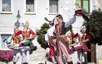 Na bardzkim rynku artyści nagrywali m.in. tradycyjne tańce.