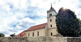 Kościół św. Franciszka z Asyżu powstał w I połowie XIII w.  jako budowla romańska.