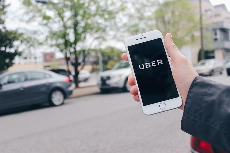 Rz: Uber staje się taksówką