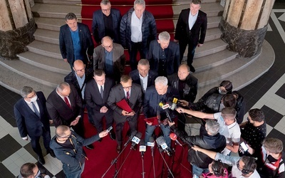 Konferencja prasowa po podpisaniu porozumienia w sprawie zasad i tempa restrukturyzacji polskiego górnictwa.