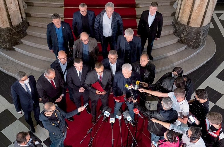 Konferencja prasowa po podpisaniu porozumienia w sprawie zasad i tempa restrukturyzacji polskiego górnictwa.