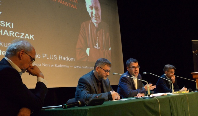 Publicyści podczas debaty. Od lewej: Wojciech Sałek, Franciszek Kucharczak, Michał Karnowski i Grzegorz Górny.