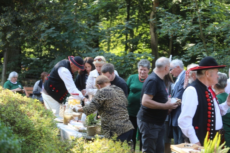 Uroczystość 74. rocznicy zbrodni na partyzantach "Bartka" - na Scharfenbergu