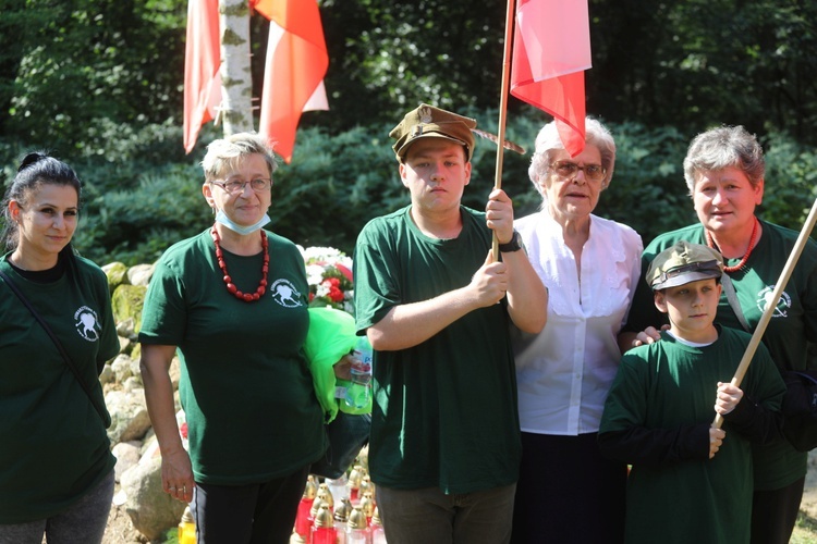 Uroczystość 74. rocznicy zbrodni na partyzantach "Bartka" - na Scharfenbergu