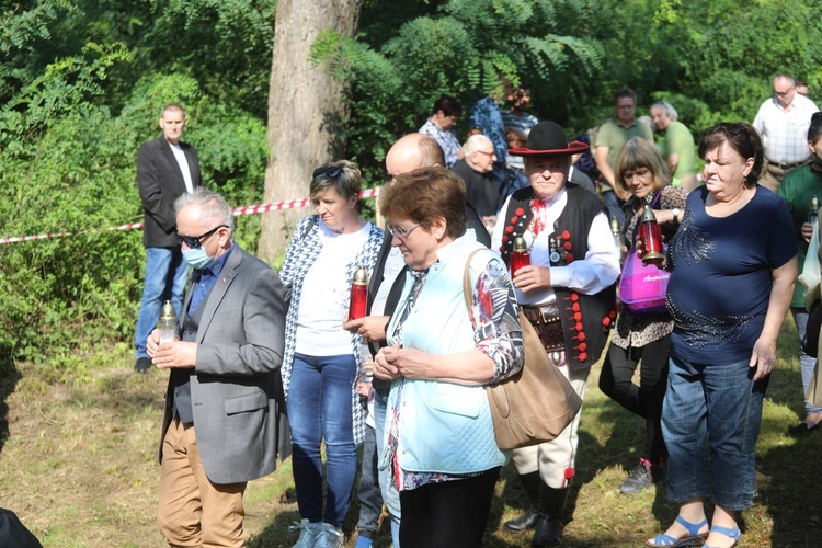 Uroczystość 74. rocznicy zbrodni na partyzantach "Bartka" - na Scharfenbergu