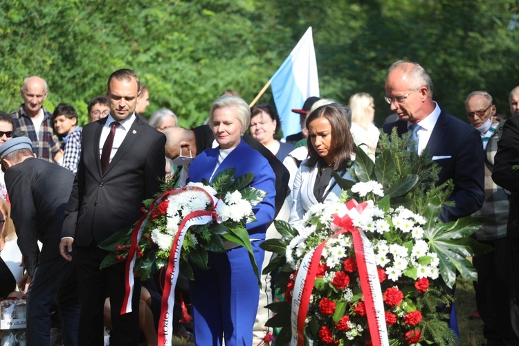 Uroczystość 74. rocznicy zbrodni na partyzantach "Bartka" - na Scharfenbergu