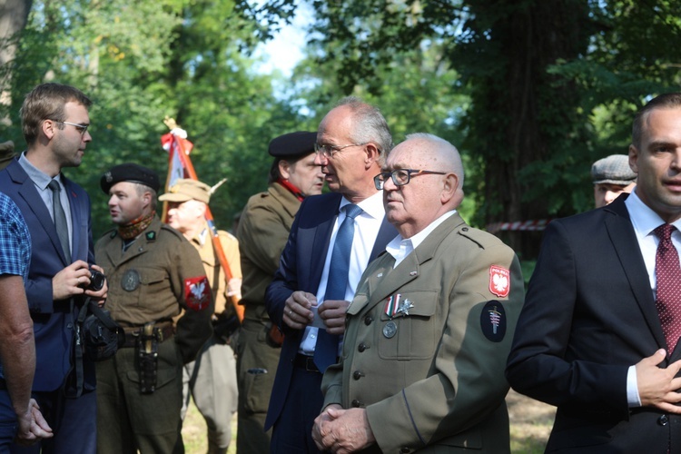 Uroczystość 74. rocznicy zbrodni na partyzantach "Bartka" - na Scharfenbergu