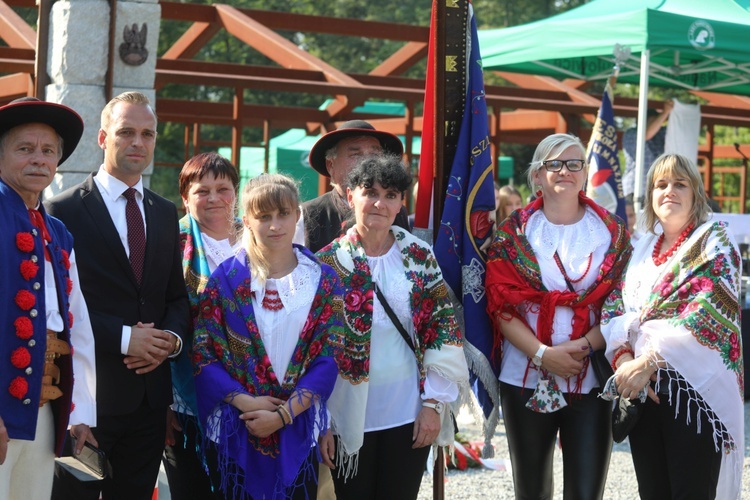 Uroczystość 74. rocznicy wymordowania partyzantów "Bartka" w Starym Grodkowie - 2020