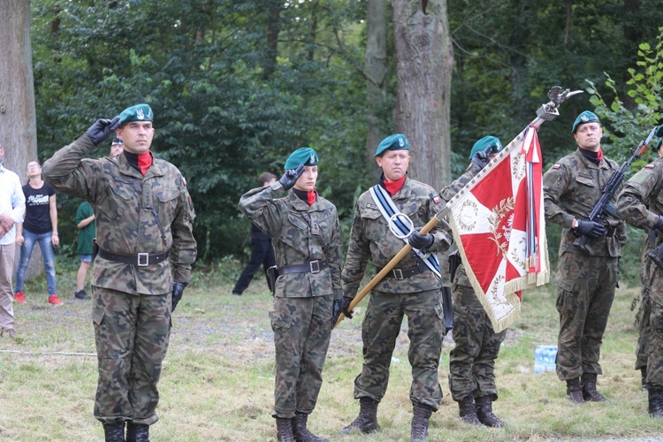 Uroczystość 74. rocznicy wymordowania partyzantów "Bartka" w Starym Grodkowie - 2020