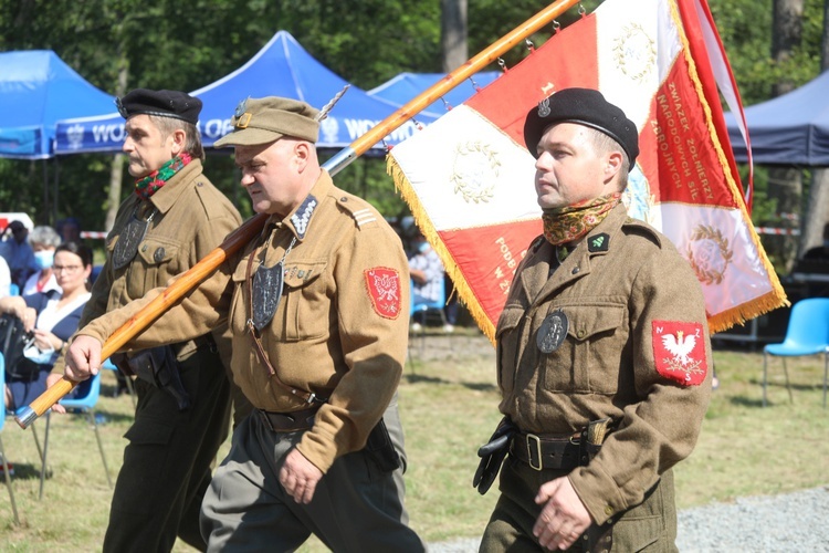 Uroczystość 74. rocznicy wymordowania partyzantów "Bartka" w Starym Grodkowie - 2020