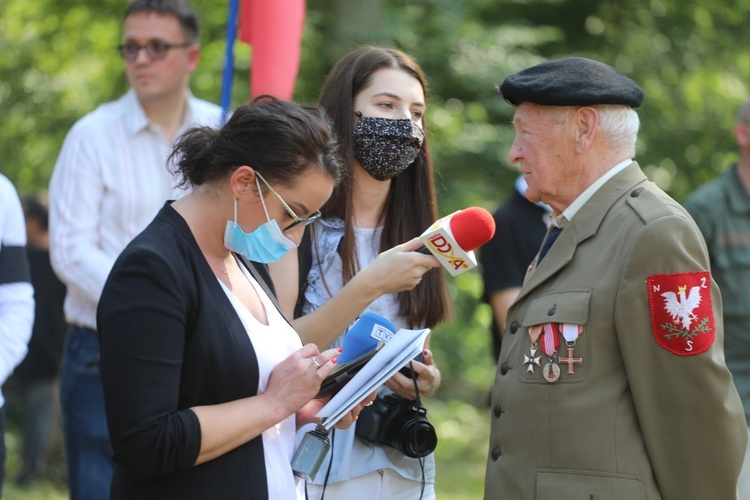 Uroczystość 74. rocznicy wymordowania partyzantów "Bartka" w Starym Grodkowie - 2020