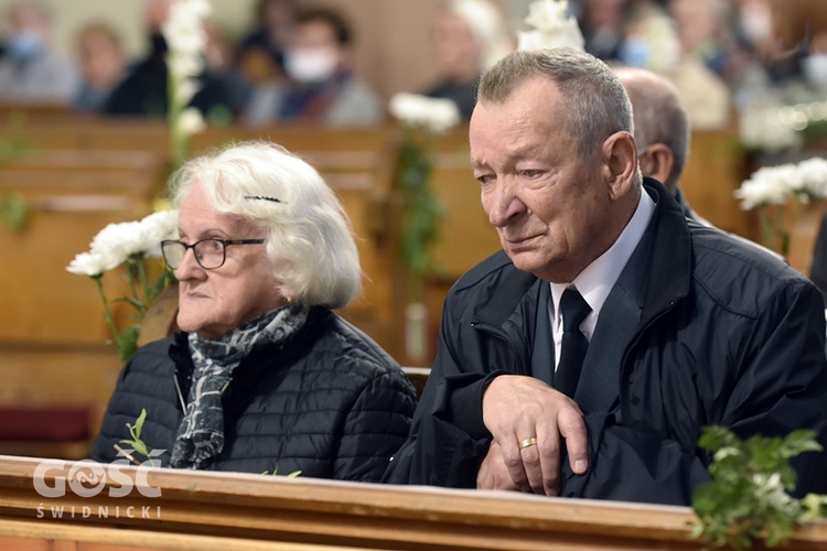 Nowa Ruda Słupiec. Pogrzeb ks. Dariusza Kowalczuka