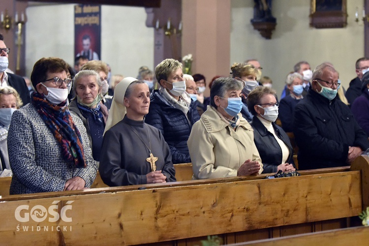 Nowa Ruda Słupiec. Pogrzeb ks. Dariusza Kowalczuka