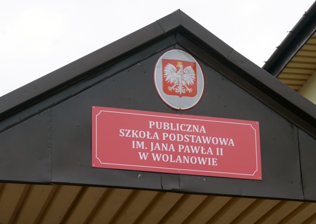 Św. Jan Paweł II patronem Szkoły Podstawowej w Wolanowie