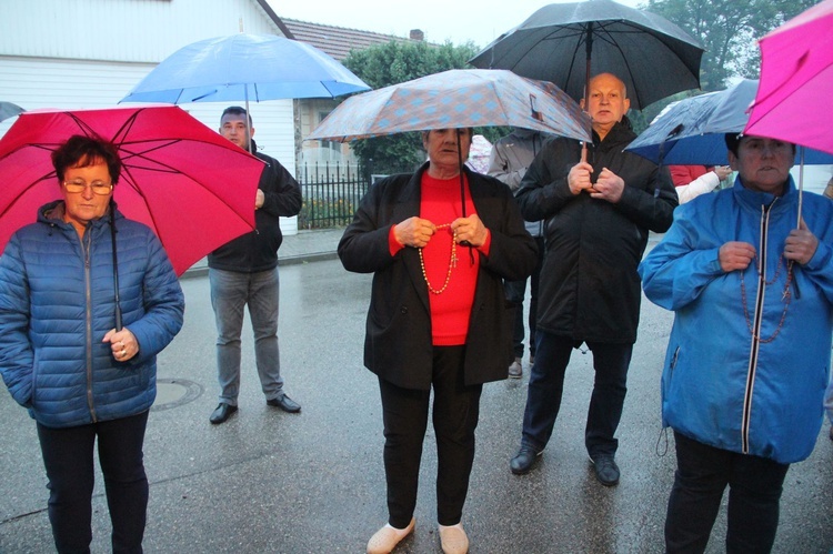 Cyganowice. Błogosławieństwo odnowionej kaplicy