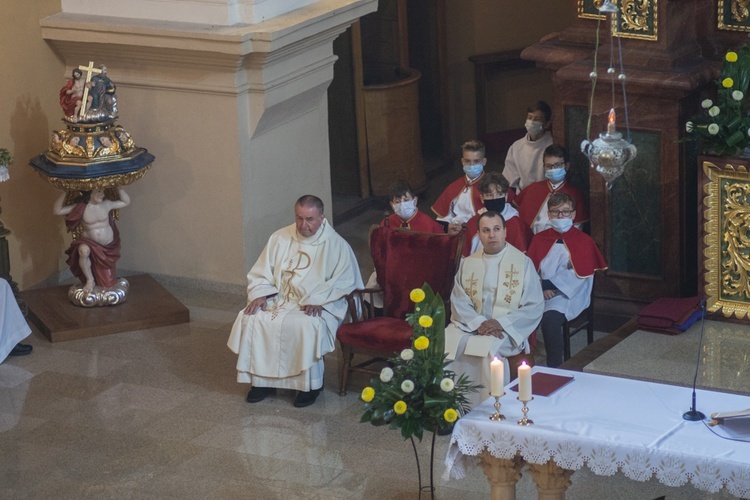 ​Uroczystość nadania SP w Starych Bogaczowicach im. św. Jana Pawła II. 