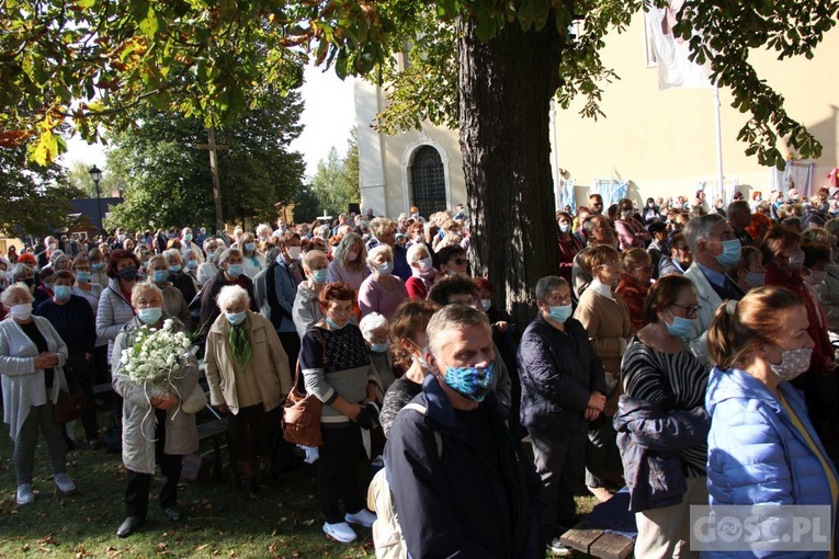 Odpust różańcowy i wręczenie diecezjalnych odznaczeń w Rokitnie