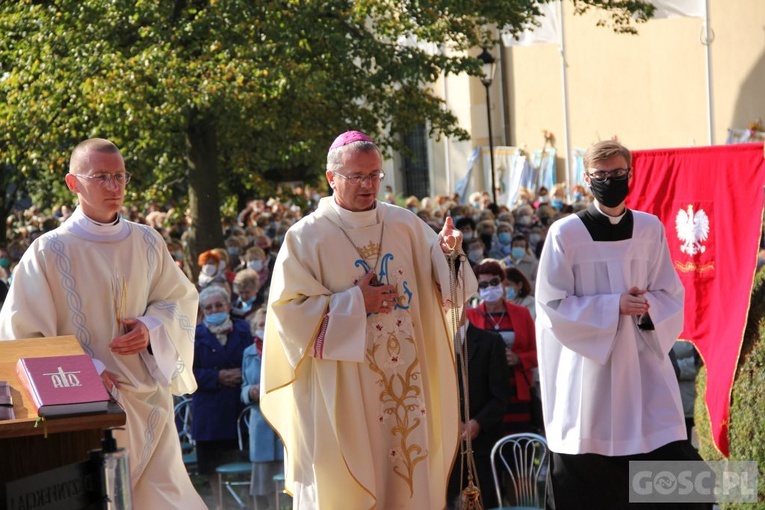 Odpust różańcowy i wręczenie diecezjalnych odznaczeń w Rokitnie