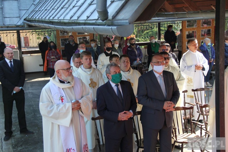 Odpust różańcowy i wręczenie diecezjalnych odznaczeń w Rokitnie