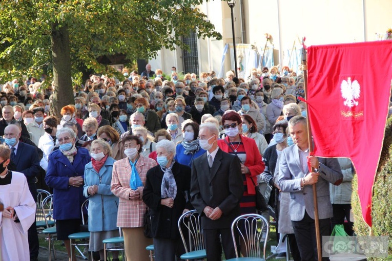 Odpust różańcowy i wręczenie diecezjalnych odznaczeń w Rokitnie
