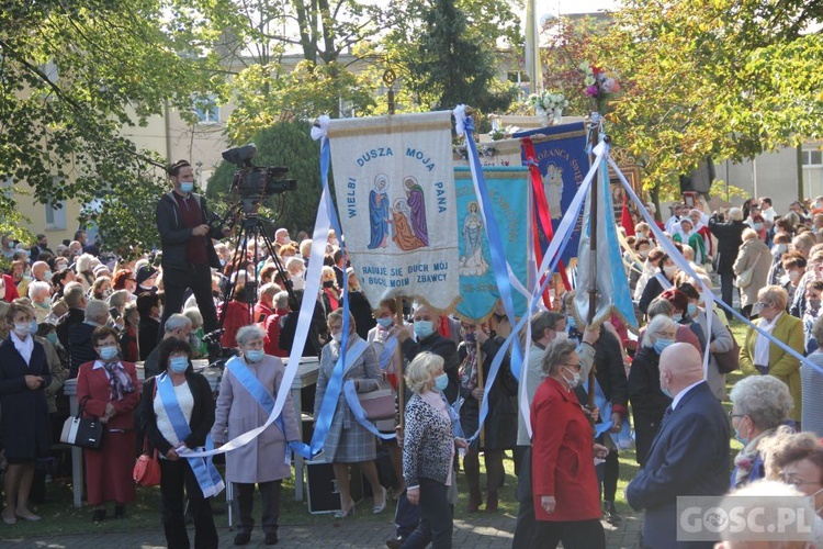 Odpust różańcowy i wręczenie diecezjalnych odznaczeń w Rokitnie