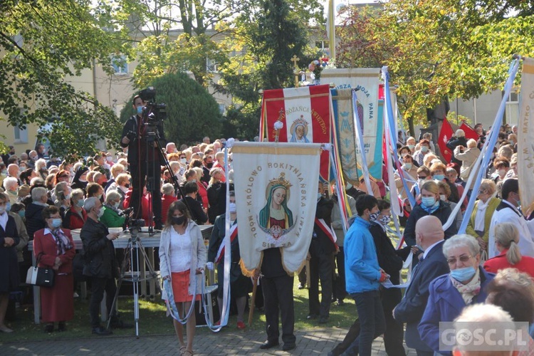 Odpust różańcowy i wręczenie diecezjalnych odznaczeń w Rokitnie