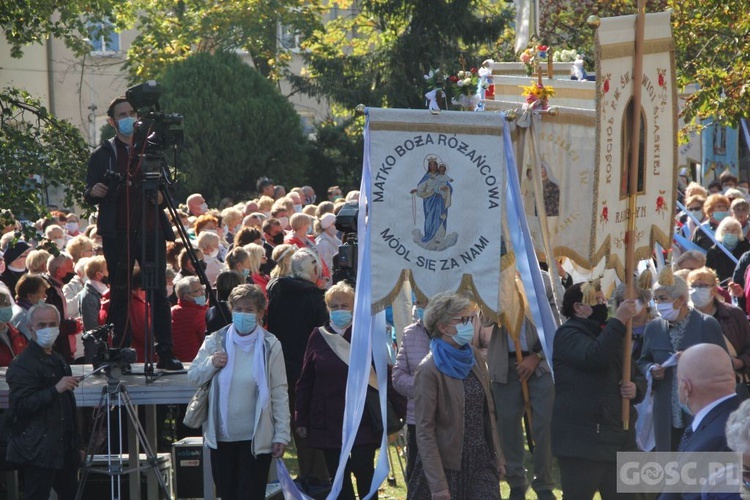 Odpust różańcowy i wręczenie diecezjalnych odznaczeń w Rokitnie