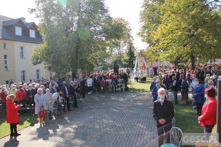 Odpust różańcowy i wręczenie diecezjalnych odznaczeń w Rokitnie