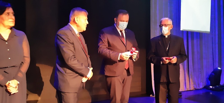 Bytom. Koncertem "Zarażeni Dobrem" artyści podziękowali personelowi medycznemu za walkę z koronawirusem