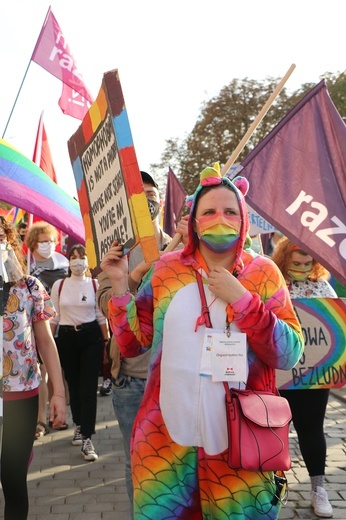 12. Wrocławski Marsz Równości - co chcieli przekazać uczestnicy pochodu?