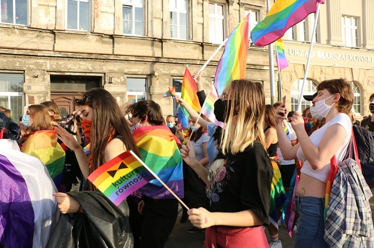 12. Wrocławski Marsz Równości - co chcieli przekazać uczestnicy pochodu?